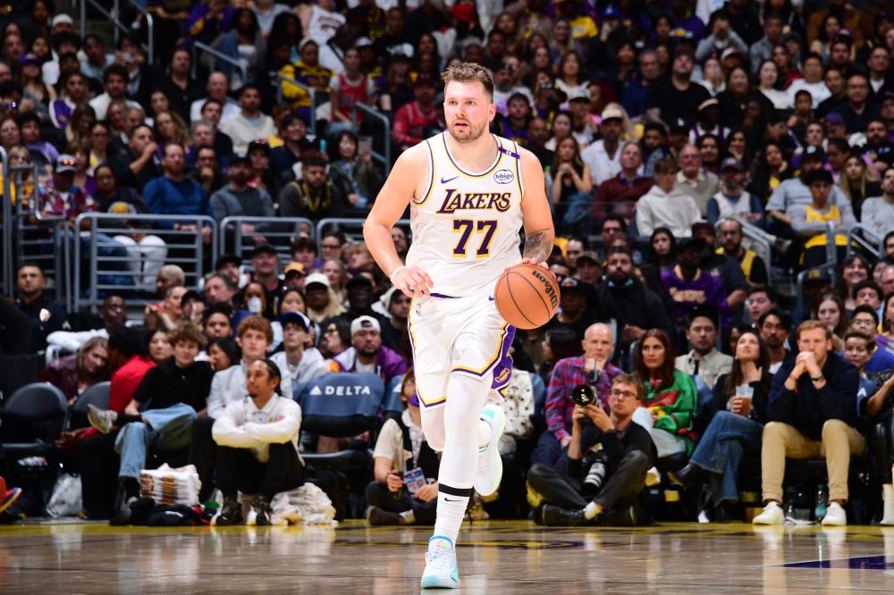 一日英超动向：曼联利物浦难兄难弟，阿森纳领跑态势不可阻挡